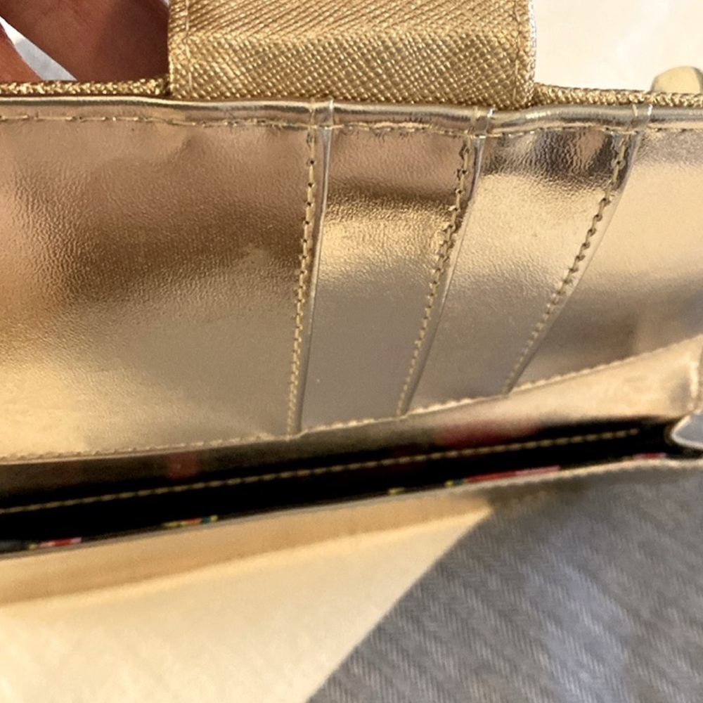 3 for 10.00!!
Betsy Johnson New York, NY Light beige/Metallic Wallet NWT - Picture 4 of 7